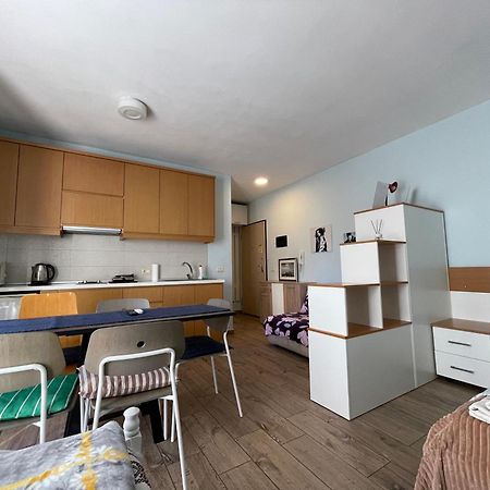 Enjoy Travel Cute Studio Apartment Тирана Екстериор снимка